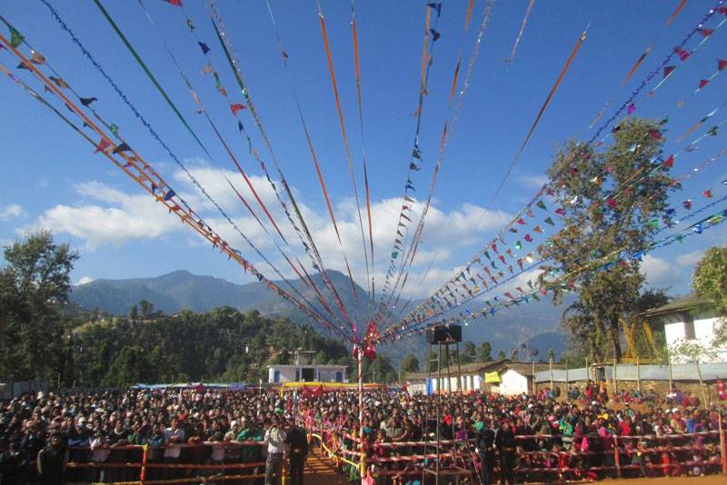 विद्यालय बन्द गरेर मेलाको आयोजना, विद्यार्थीको पढाई अलपत्र