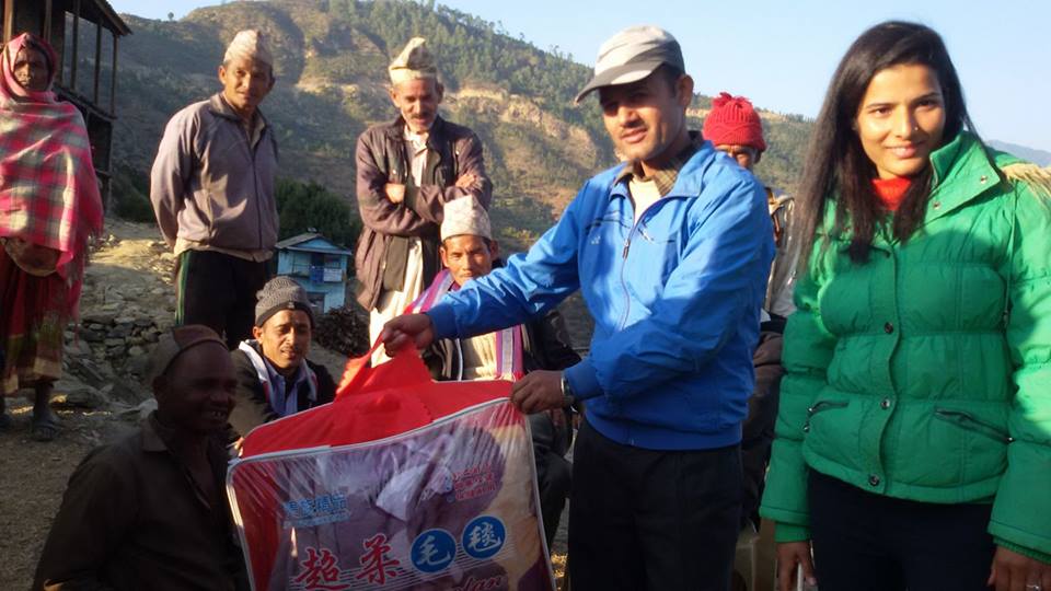 नगरपालिकाद्धारा सय भन्दा वढी अपाङ्गलाई न्यानो कपडा वितरण