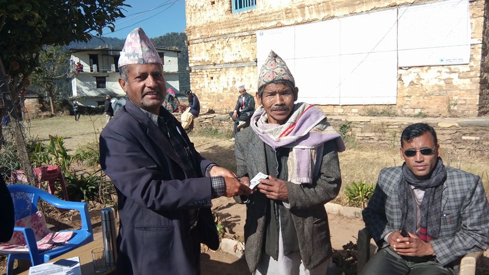 विरामी आग्रीलाई उपचारका लागी यूकेवाट सेरचन परिवारको सहयोग