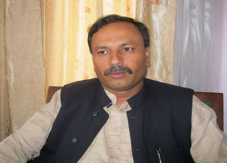 भारतीय राजदूतसँग डिनर खाइरहँदा अनिल झाको मोबाइलमा केपी ओलीको फोन