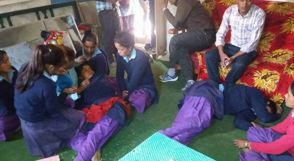 जाजरकोटको वागेश्वरी मावि पजारुमा एकाएक छात्राहरु वेहोस