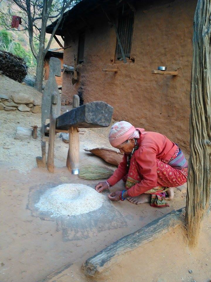 गाउँघरमा लोप हुँदै ढिकी जाँतो
