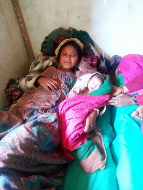 परिक्षा केन्द्रमै वच्चा जन्मियो