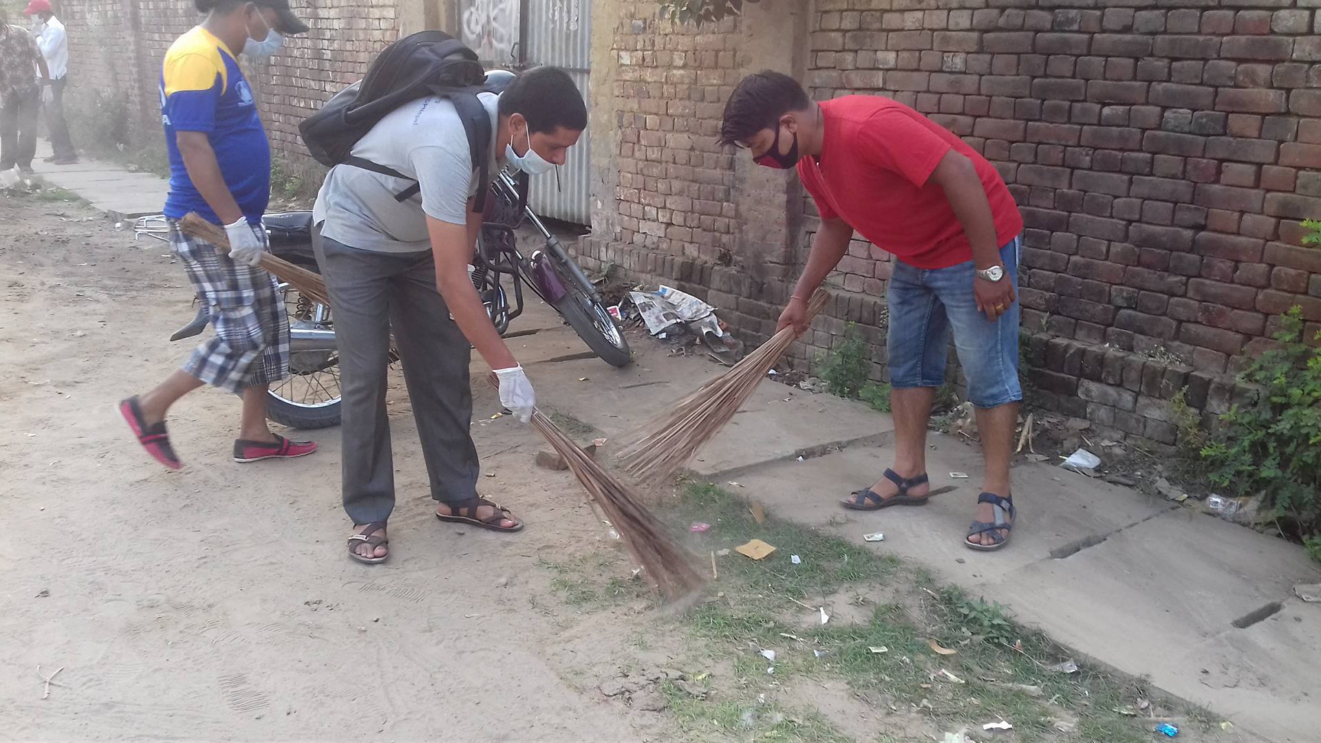 यसरी गरिन्छ साप्ताहिक रुपमा सरसफाई , अव सवैले सिक्ने कि ?