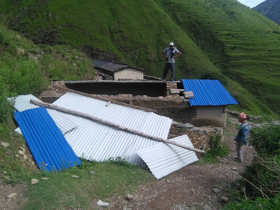 पुर्ण ज्वोति प्रावि सक्ला ९ जाजरकोट यो हालत