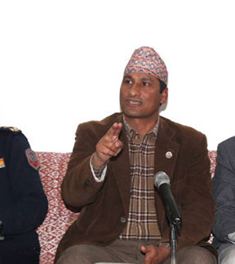 मन्त्री छान्न बसेको माओवादी हेडक्वार्टर बैठकमा शक्तिले शक्ति देखाएपछि‘ सवै चुप ?