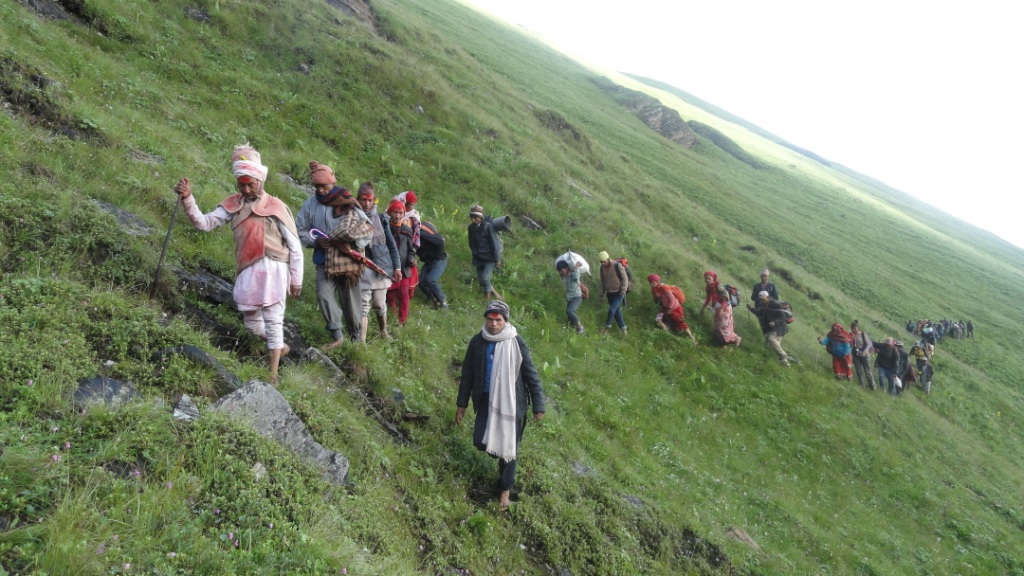 सनातन धर्मप्रति प्रति डोल्पालीको अटुट आस्था,   तीर्थाटनको लागि यसरी जान्छन् डोल्पाली        ल हेर्नुहोस मनमोहक दृष्यहरु !            (फोटोफिचर)