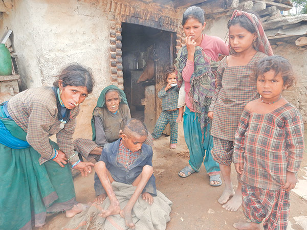 ३ वर्षदेखि खडेरी, जमिन बाँझै, गाउँमा खाद्यान्न संकट मूल सुकेपछि पिउने पानीकै हाहाकार