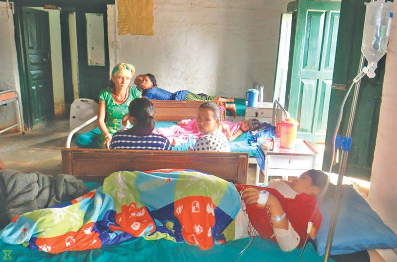 न स्वास्थ्यकर्मी न त औषधि