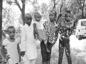 १२ वर्षे बालक ‘अभिभावक’