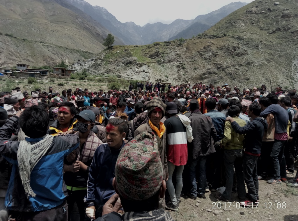 डोल्पा एमालेले जिल्ला समन्वयमा उप–संयोजको नाम टुङ्ग्यायो, संयोजकको चिट्ठा पार्न नेताहरु बिच बिवाद चुलिएपछि तिन जनाको नाम प्रदेशमा शिफारिष् !