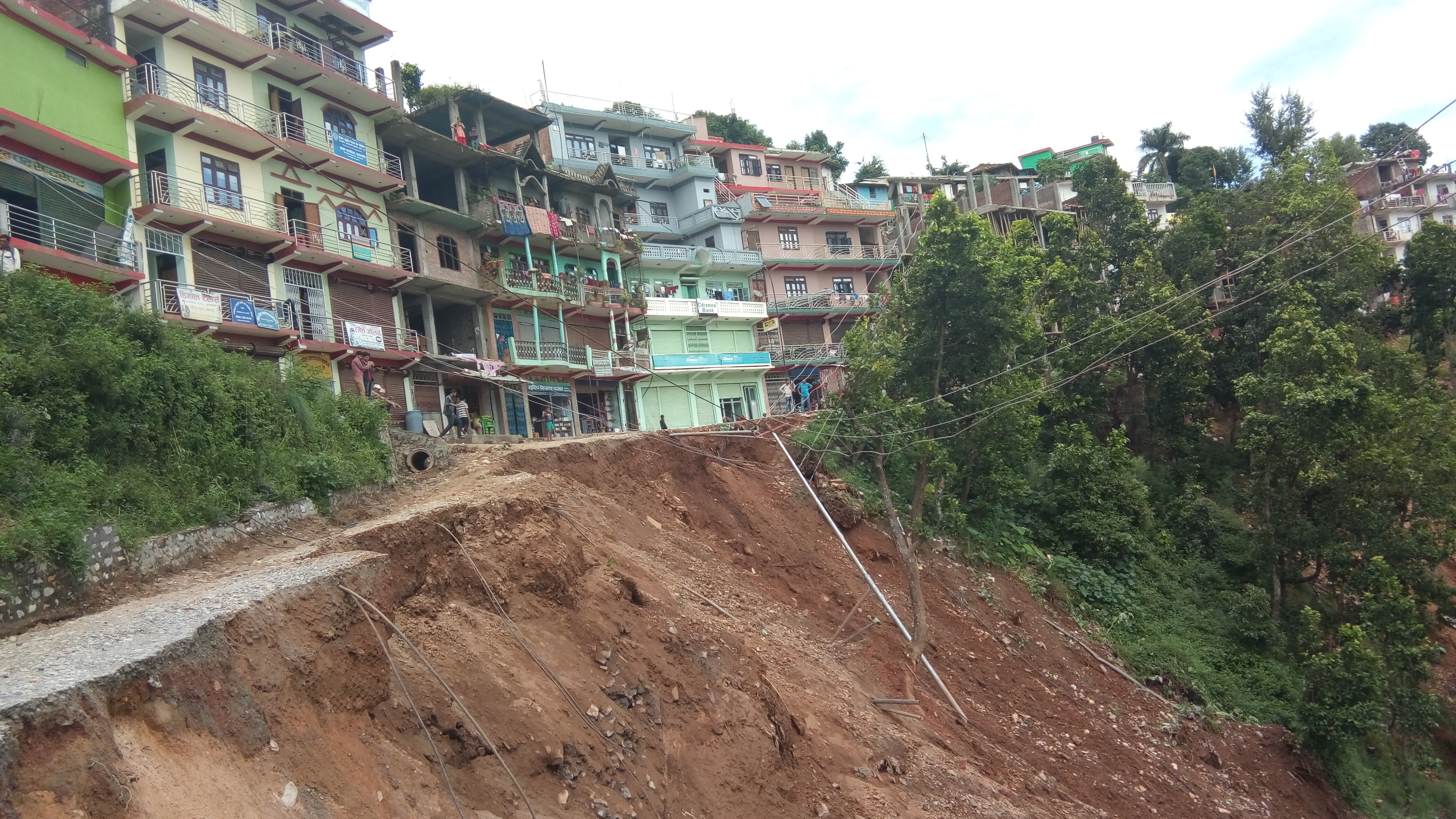 पहिरोको उच्च जोखिममा खलंगा बजार