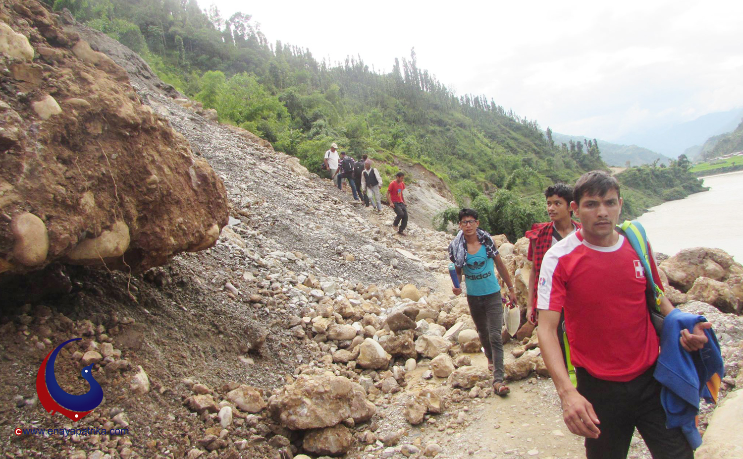 मध्यपहाडी लोकमार्गमा लुटको झल्को ,४५ किलोमिटर यात्रामा ९ सय भाडा