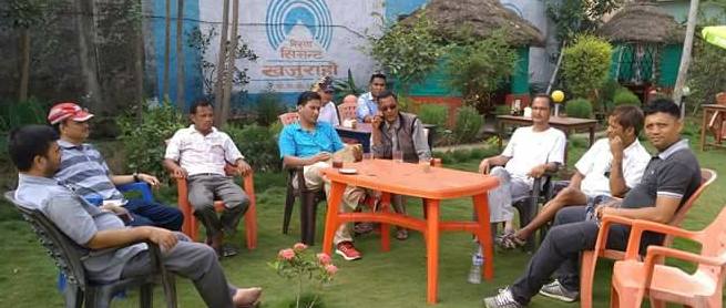 शक्ति वस्नेतलाई  होटल व्यवसायीले भने तपाईको विकल्प छैन् , अगाडी वढ्नुस