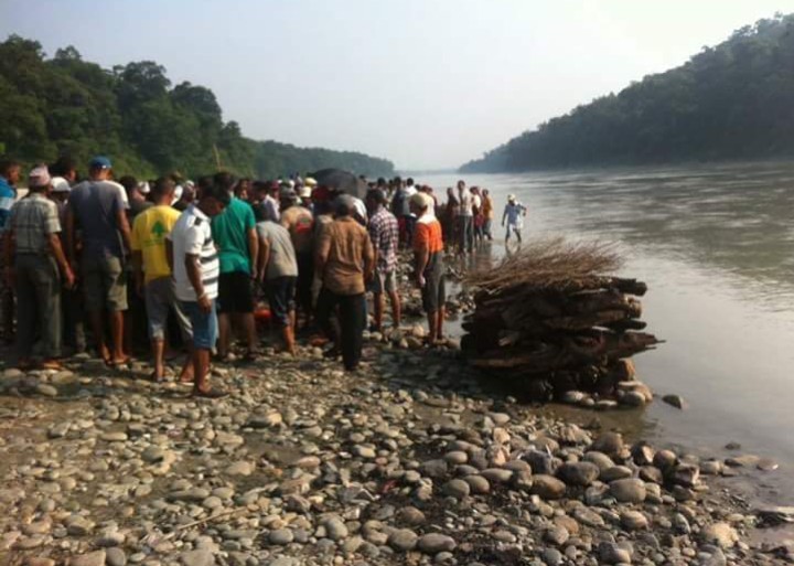 भरतपुर सरकारी अस्पतालको चरम लापरवाही- मृत्यु भएको मान्छे देबघाट पुर्याउदा जिउदै