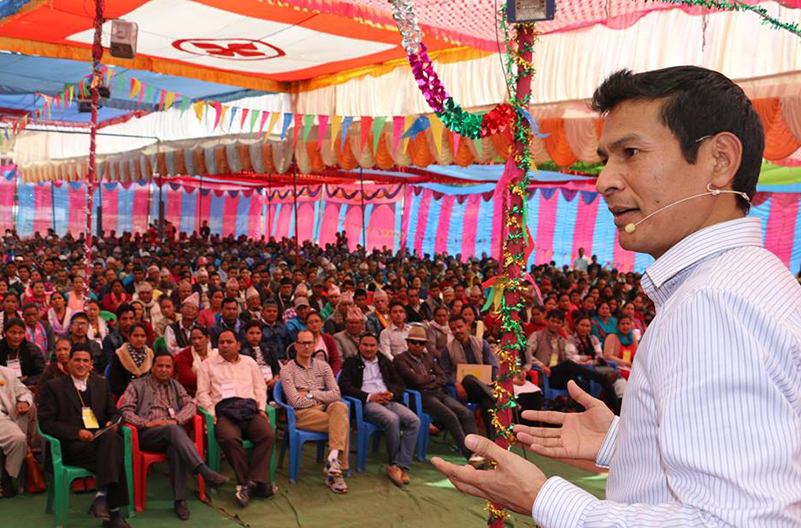 अलगयात्री  जीवन रूपान्तरण अभियन्ता ,यि हुँन जाजरकोट क्षेत्र नं २ वाट नेकपा माओवादी केन्द्रवाट उम्मेदवार वनेका विश्व प्रशिद्ध प्रशिक्षक कार्की