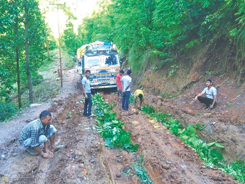 करोडौं खर्चिएका सडक अलपत्र निर्माणमा अनियमितता