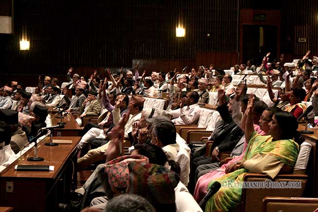 संसद्को आयु अब ५० दिन मात्र