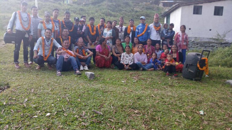 खेल मैदान ढलान गर्न देउसी भैलो बाट ३लाख संकलन ।