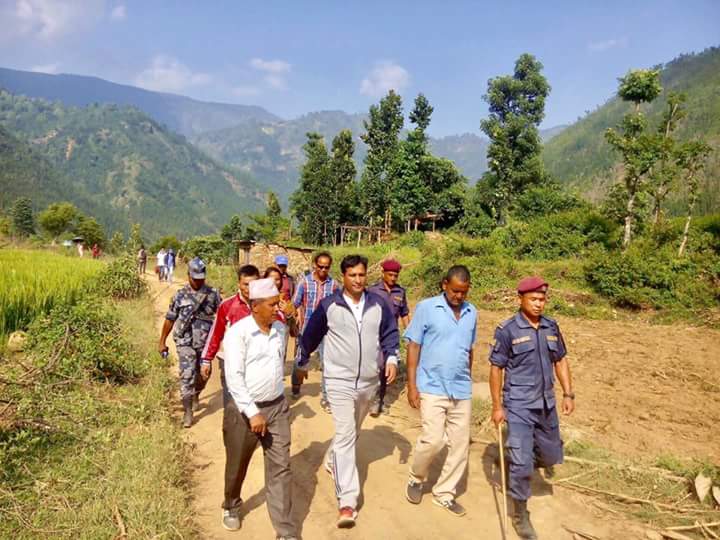 पुर्ब गृहमन्त्री बस्नेत सहिद परिवारको घर घरमा।