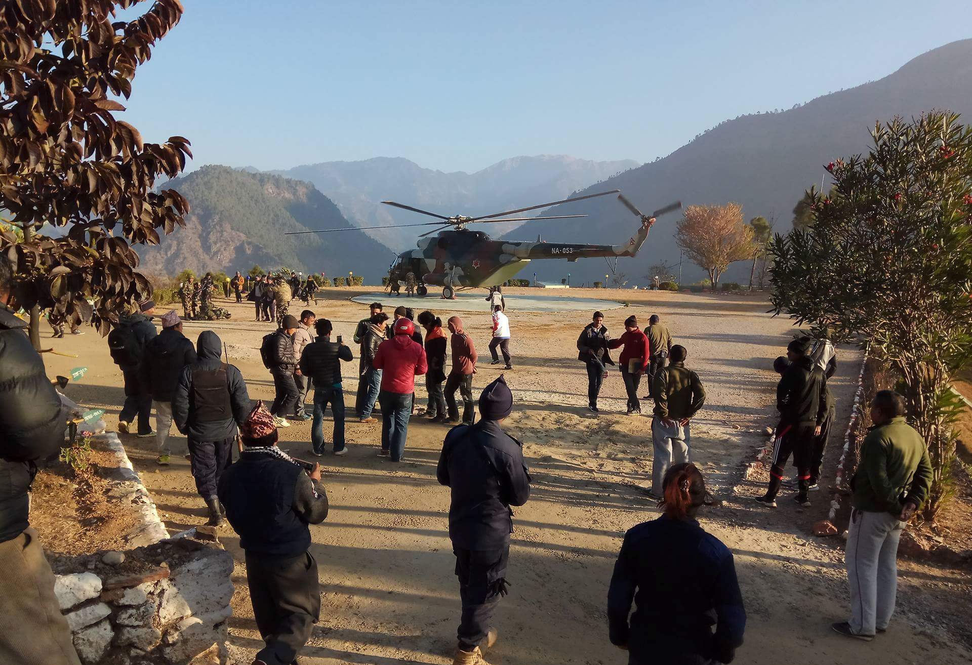हेलिकोप्टर अवतरण गर्न नसक्दा रोल्पा पु¥याईएका मत पत्र सदरमुकाम रुकुमकोट ल्याइयो
