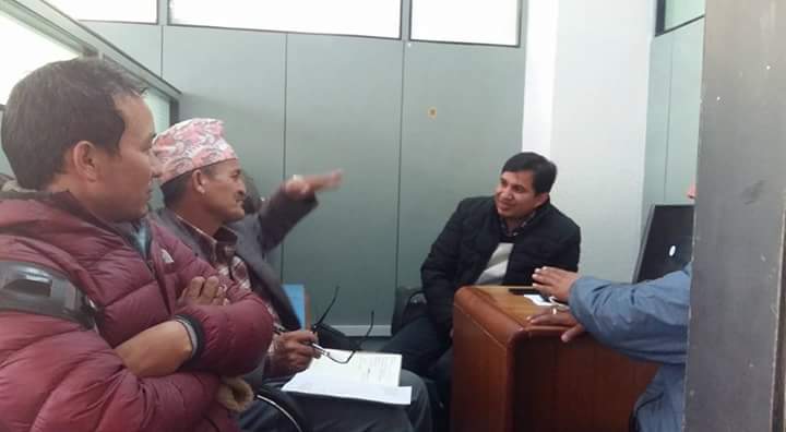 टेलिफोनको टावर सुधारको माग गदैँ सांसद पुगे काठमाण्डौँ