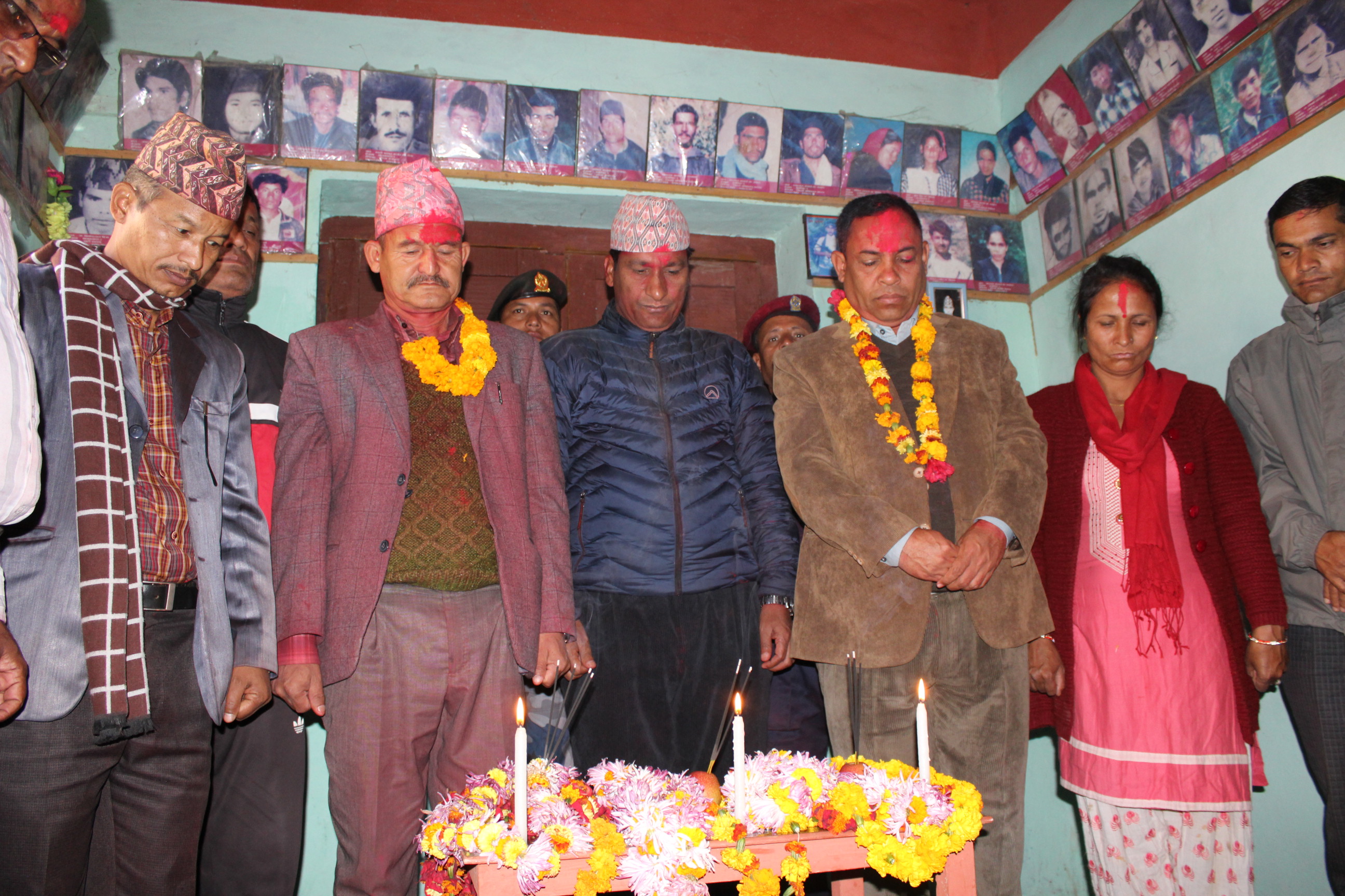 सहिदलाई भेट्न सहिद स्मृतीमा पुगे जनप्रतिनिधी