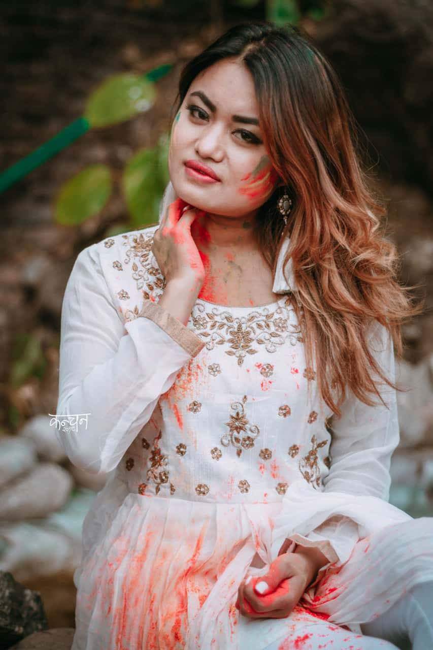 होलि स्पेशल-मोडल अर्चना काउचा मगर(फोटो फिचर)