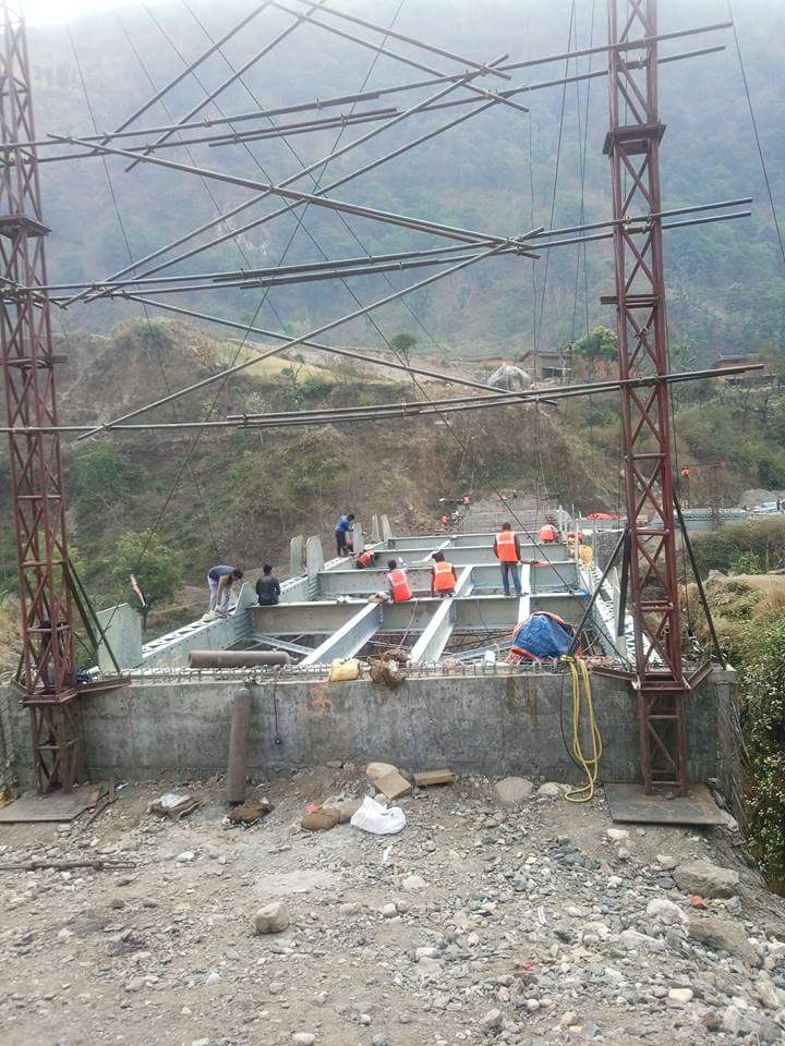 निर्मानाधिन पुलबाट खसेर घाइते  मदजुरको उपचारका क्रममा मृत्यू