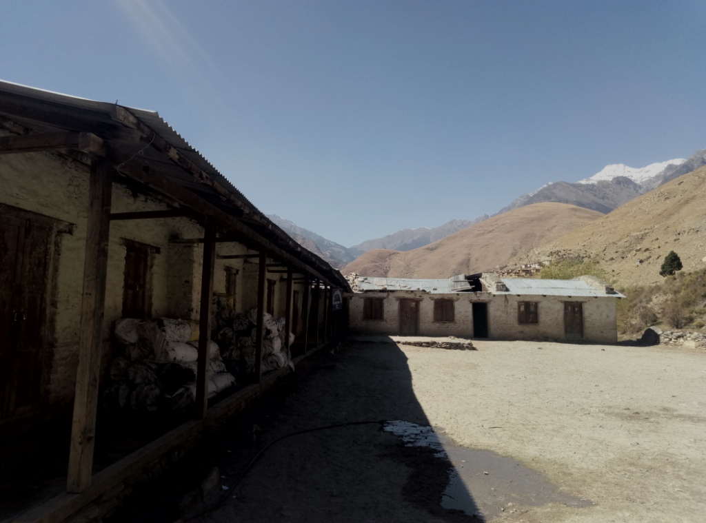 शिक्षा लिन ज्यानै जोखिममा, दुईबर्ष देखि भगवान भरोसामा पठनपाठन संञ्चालन !