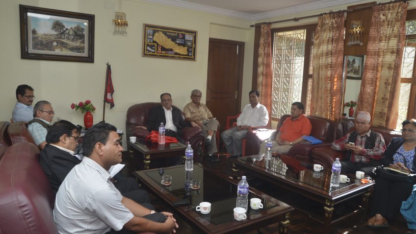 कहिले पनि ब्यवहारमा लागु नहुँने माओवादी मन्त्रीलाई फेरी यस्तो आचारसंहिता ?