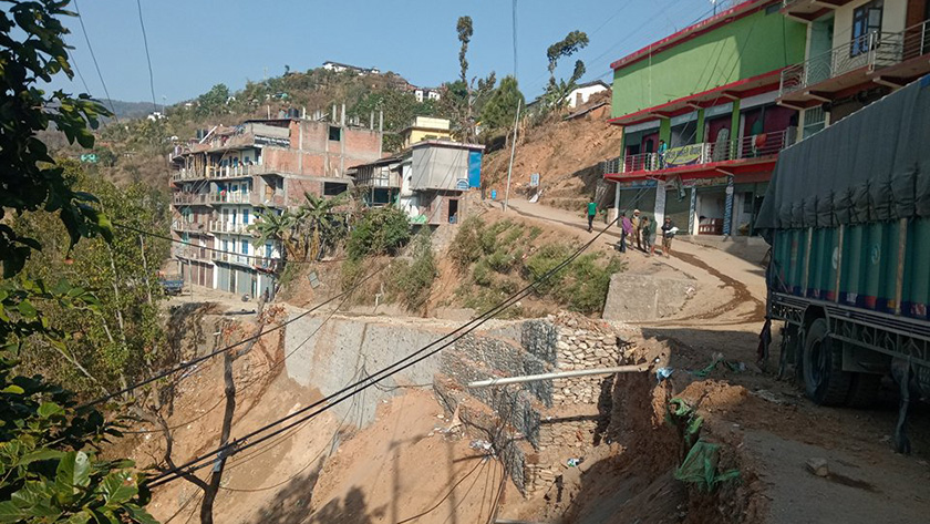कालोपत्रे पूर्ण र गुणस्तरीय बनाउन स्थानीयको माग
