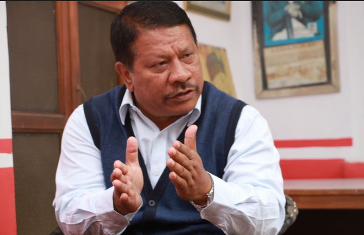 दलबलसहित डिभिजन कार्यालय पुगेका कांग्रेस नेताले कर्मचारीको सातो खाएपछि‘
