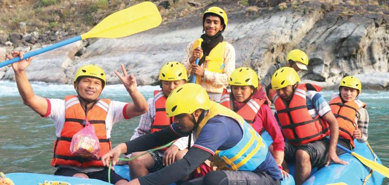 चुनावी वाचा पूरा गर्दै मेयर  भेरीमा र्‍याफ्टिङ सुरु