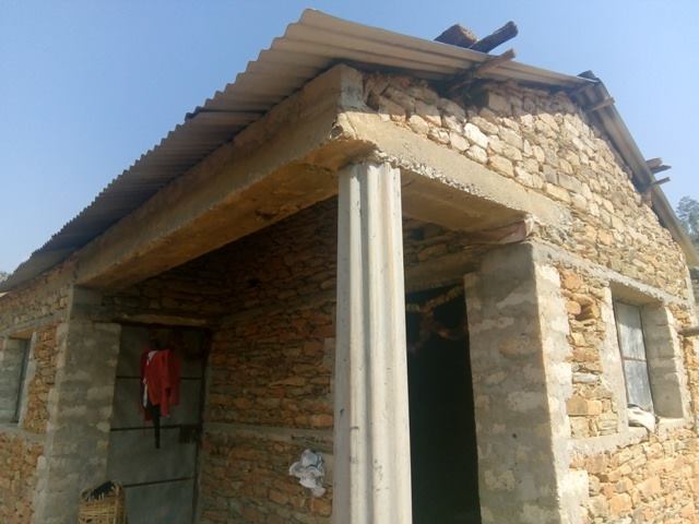 कटेरोमा दिन गुजरा चलाउँदै आएका वादि समुदायी आवास पाए पछि खुसी