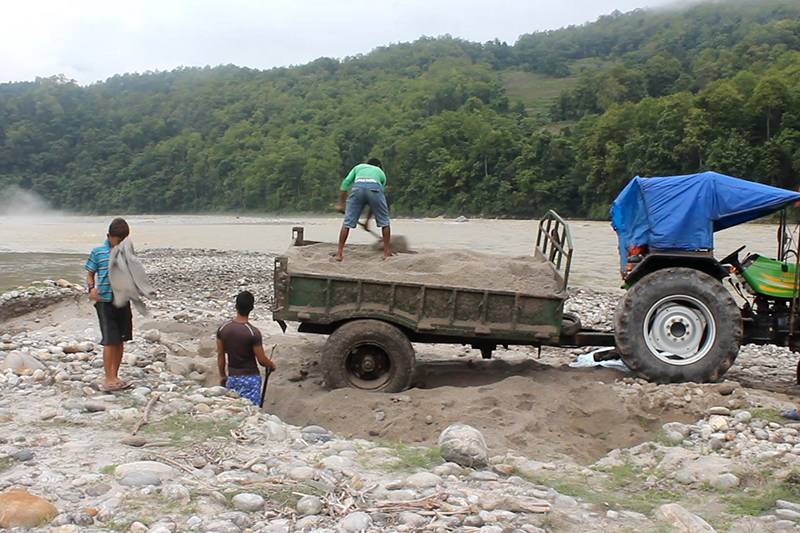 जनप्रतिनिधि नै तस्करीमा
