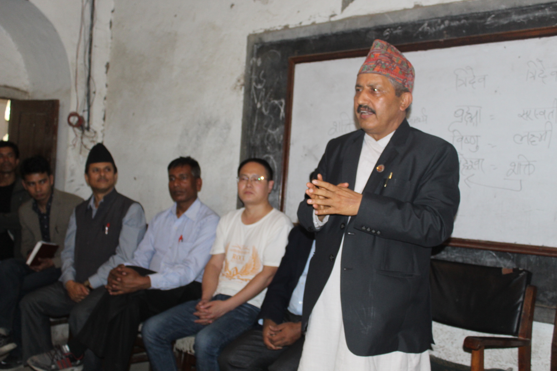दुई बर्ष भित्र बिद्यालय पुननिर्माणको काम सक्छौं ः मन्त्री पोखरेल