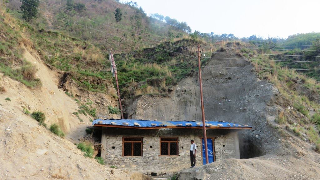 दुर्गममा विजुली बत्ती