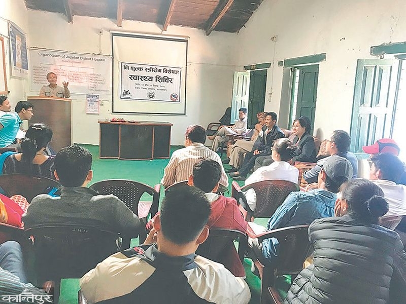 लाजका कारण ग्रामीण क्षेत्रमा बल्झिदै पाठेघर खस्ने समस्या