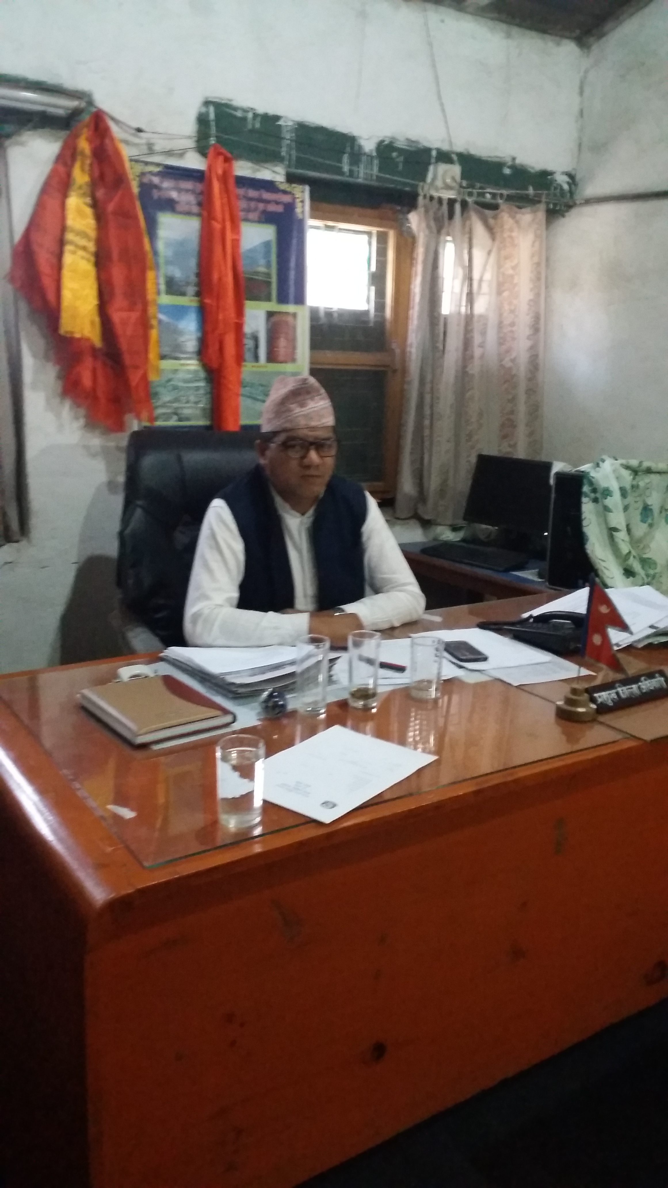 सरकारी कार्यालय प्रमुख र कर्मचारी हाजिर सम्म हुँदैनन्