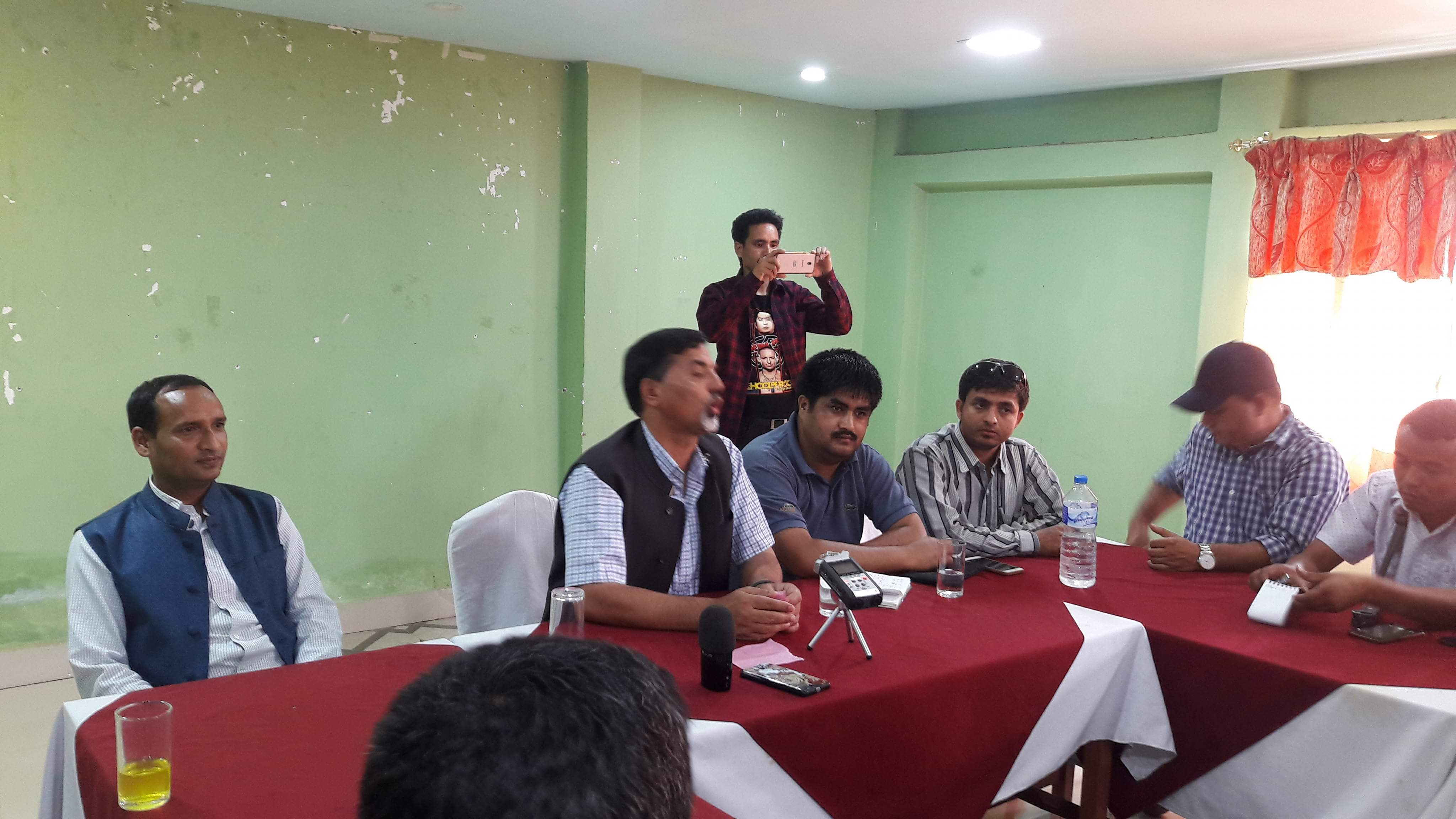 आवश्यकता आधारमा पार्टी कमिटीहरुको एकता हुने नेकपाका नेता प्रभाकरको भनाई