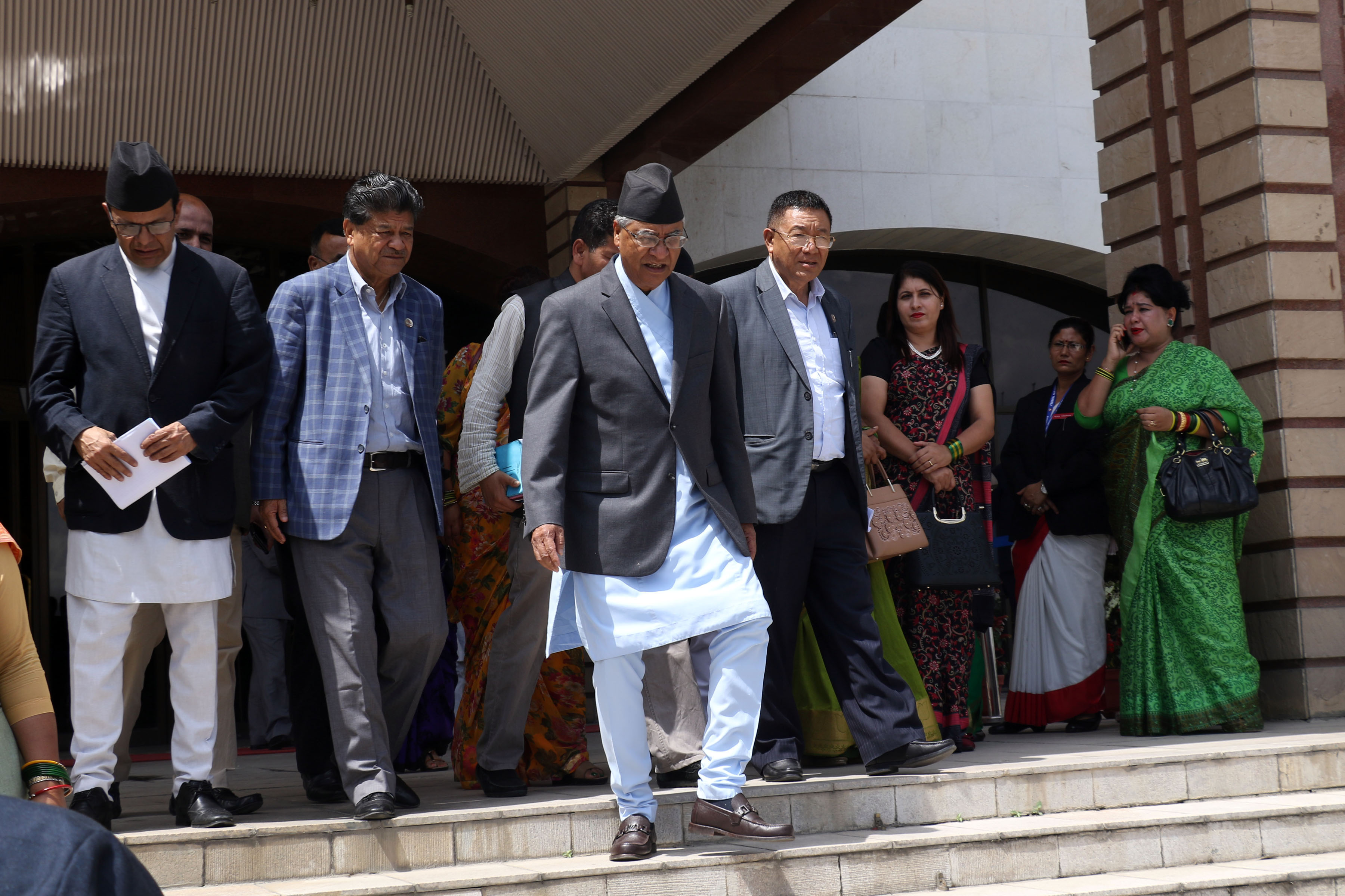 विधेयकमा सहमति भएन, संसद् बैठक एक हप्ता पछि स¥यो