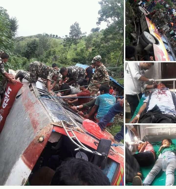 रुकुममा गाडी दुर्घटना हुँदा एक जनाको मृत्यु १६ घाईते