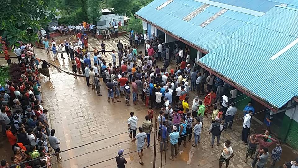 उपचारको क्रममा विरामिको निधन चौरजहारी अस्पताल तोडफोड