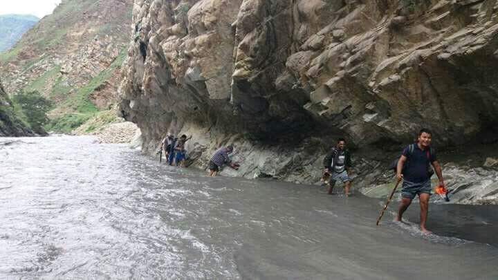 नदीमा पानीको मात्रा बढे संगै यात्रामा समस्या