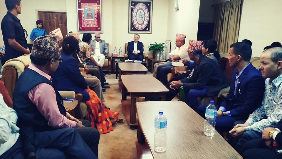 ज्ञापनपत्र बुझाउन काठमाण्डौं पुगेका जाजरकोटी नेताको माग ,  पहिरो संकट क्षेत्र घोषणाको माग