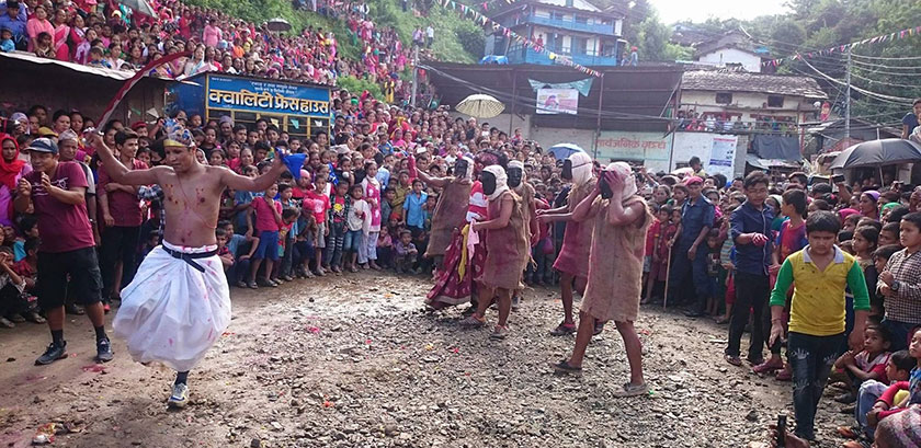 डेढ सय वर्ष देखि खलंगामा लाखे नाँच