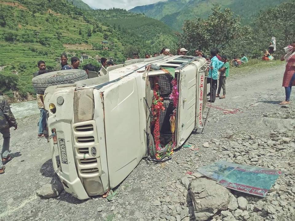 रुकुममा जिप दुर्घटना तीनजना घाइते
