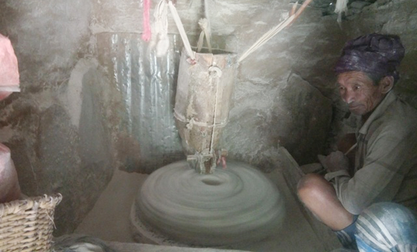 जीवन धान्ने आधार बन्दै पानी घट्ट