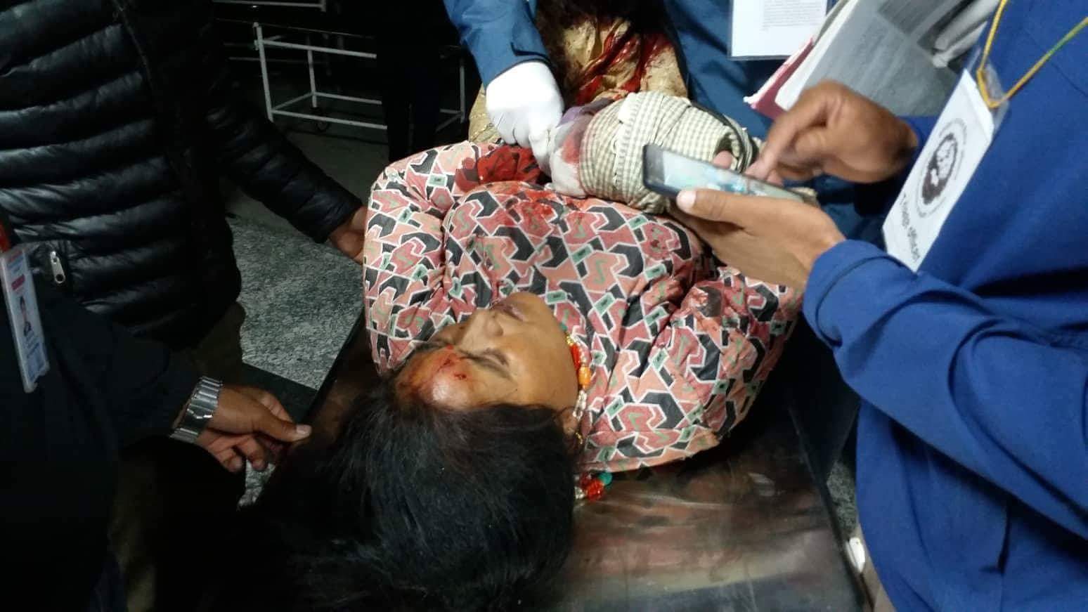 गाडि दुर्घटनामा हुदा घाईते